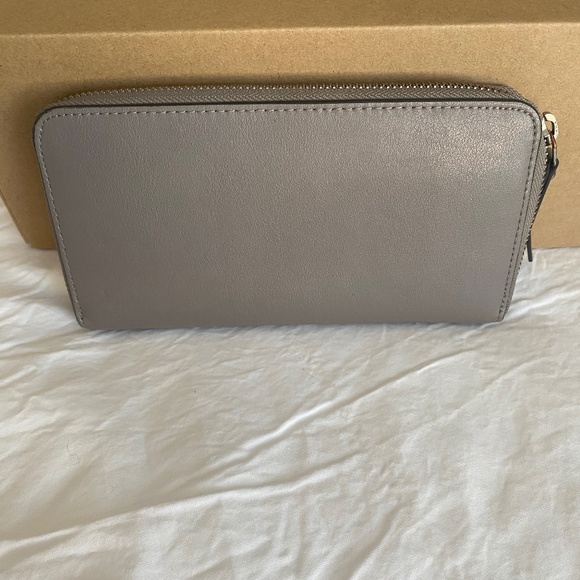 Banana Republic Zip Around Wallet Grey - Picture 1 of 6